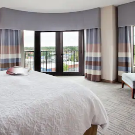 Hampton Inn and Suites Chapel Hill-Carrboro Downtown